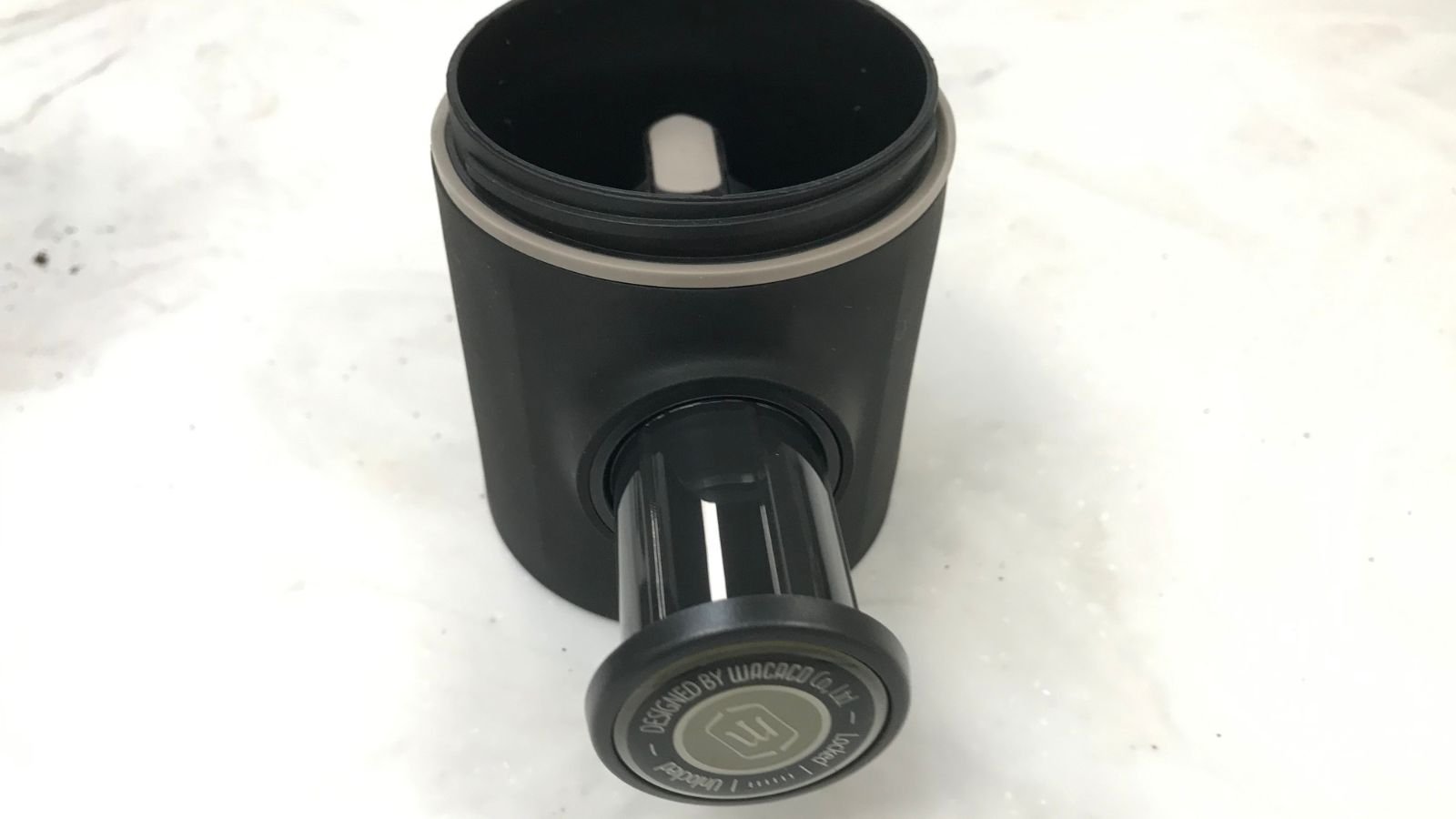 Wacaco Picopresso front on with the press extended