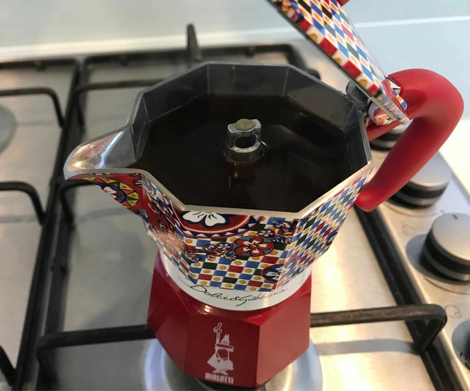 D&amp;amp;G moka pot full of coffee