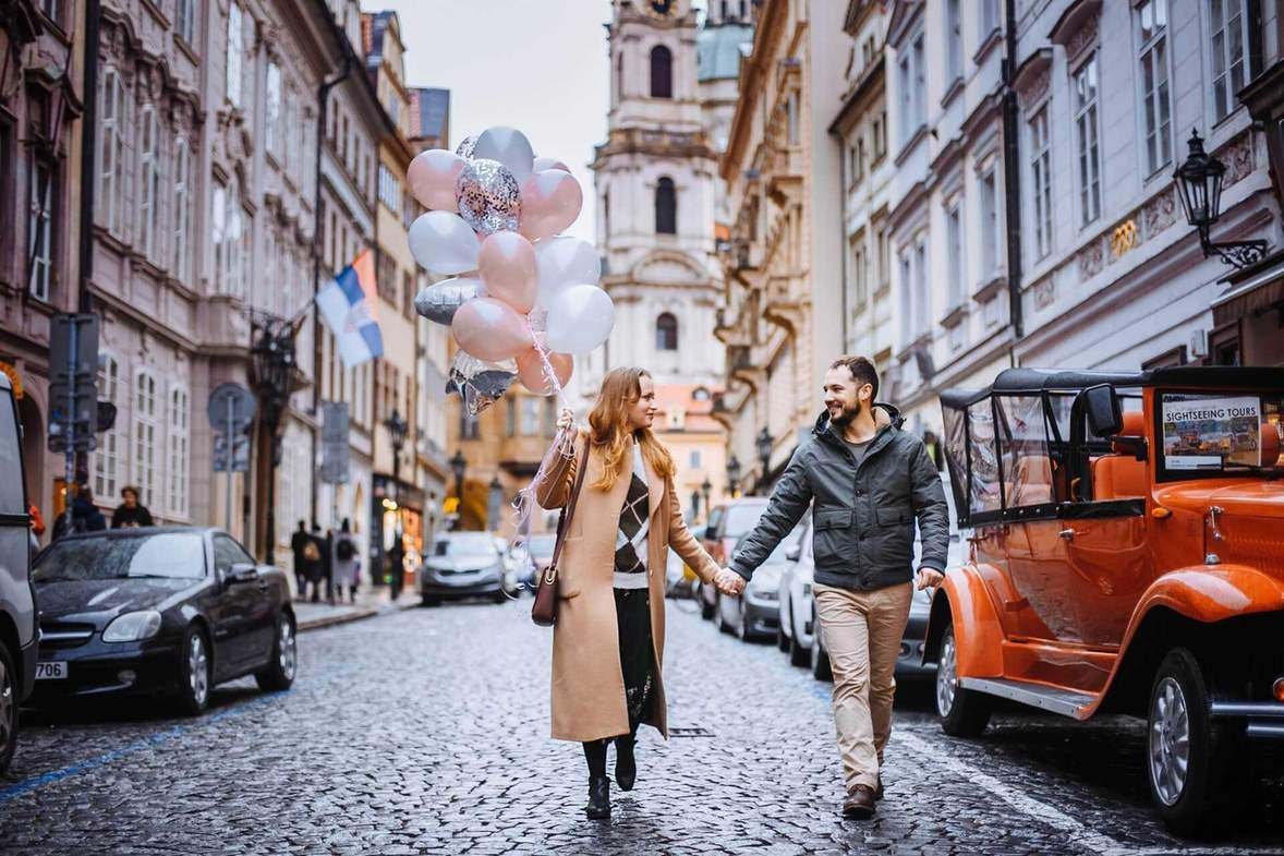 6 Ways Real Couples Are Successfully Managing Their Money